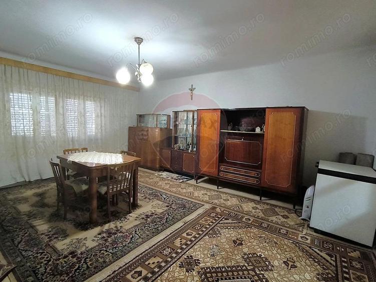 Casa saseasca 3 camere si 1400 mp teren in Brateiu - jud. Sibiu - 6