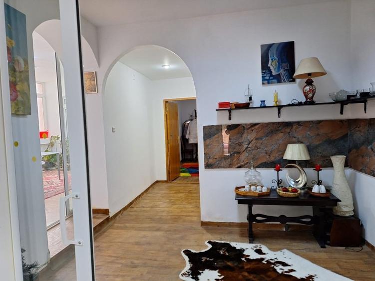 Vila fara risc seismic,renovata,izolata ext,P+1+pod inalt,9 camere,4 bai,pivnita - 19