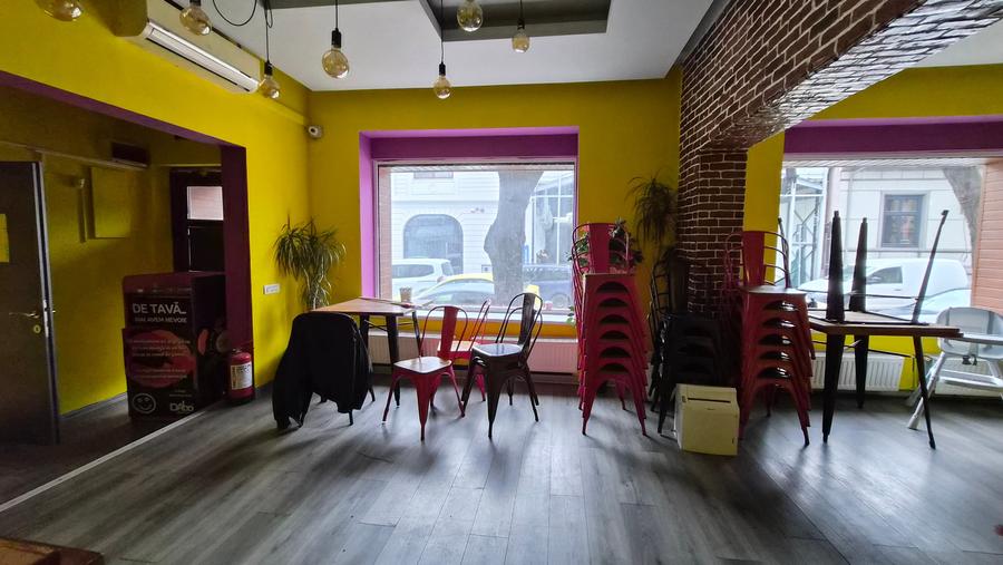 Imobil parter  - zona centrala -str Decebal colt cu Mircea cel Batran/84 mp - 10