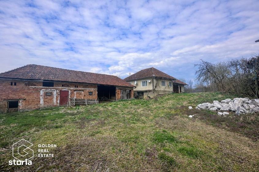 Casa cu teren generos 1.944 mp, Magulicea, Varfurile - 9