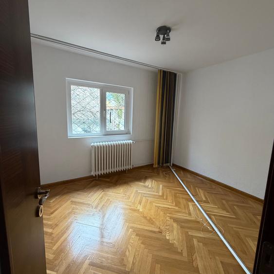 13 Septembrie - Panduri langa spitalul Burghele, parter, nemobilat, 68mp - 5