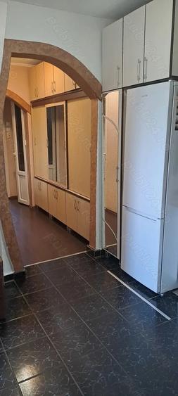 Apartament 3 camere 2 balcoane mobilat ?i utilat gata de locuit pe str. G. Co?buc. Garaj inclus. - 2