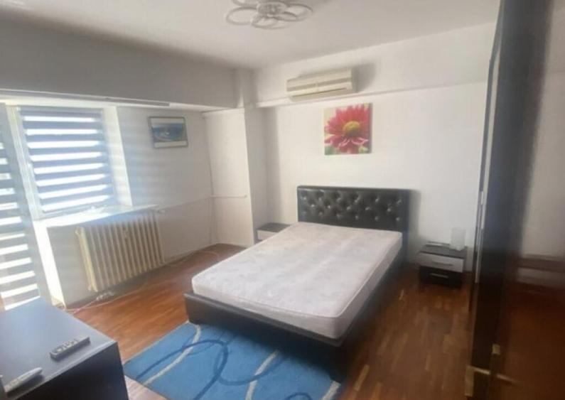 Central,B dul.Unirii, colt cu B-dul. Mircea Voda,Ap.2 cam. - 14