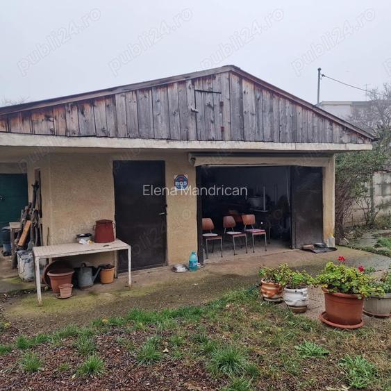 Central, inchiriat garaj si teren