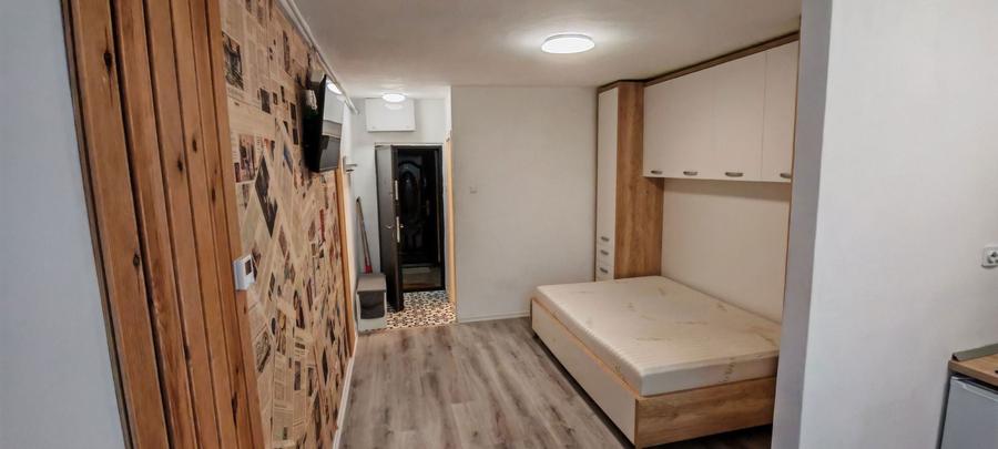 Ofer spre inchiriere garsoniera cartier Noua, str Prunului - 4