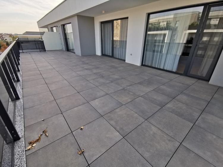 Penthouse 4 camere Residence5, parcare subterana, curte interioara, comision 0 - 12