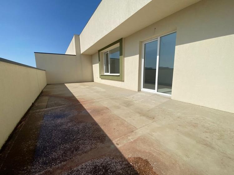 Penthouse cu 3 camere decomandat în Torontalului