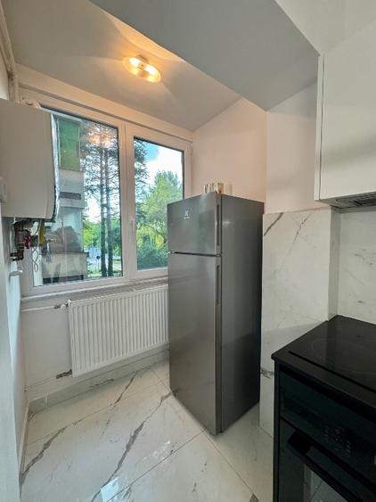 Apartament cu 2 camere decomandat, mobilat în Cornișa