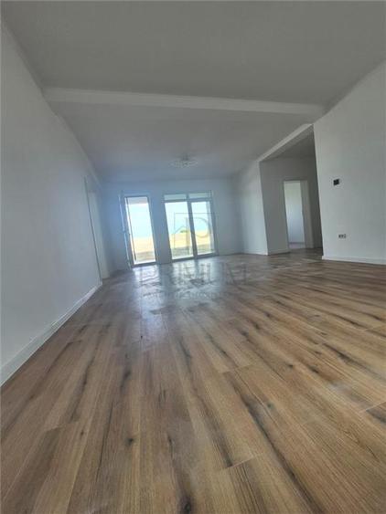 Casă individuală cu 4 camere cu Teren 748 Mp în Moșnița Nouă