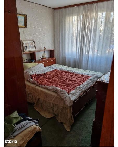 Apartament cu 4 camere decomandat în Berceni