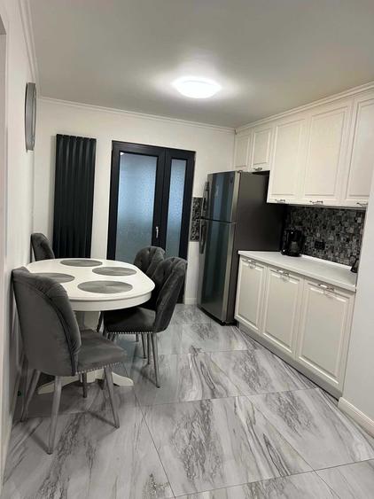 Apartament cu 3 camere decomandat în Gorjului