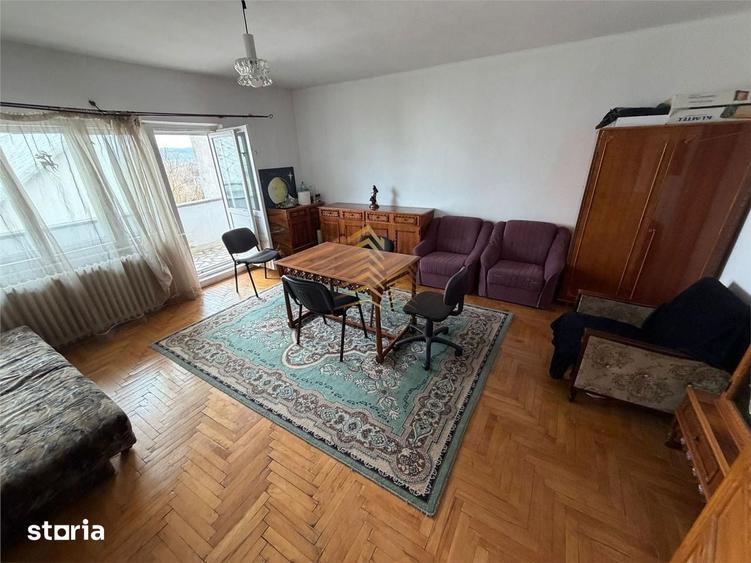 Apartament cu 3 camere decomandat în Central