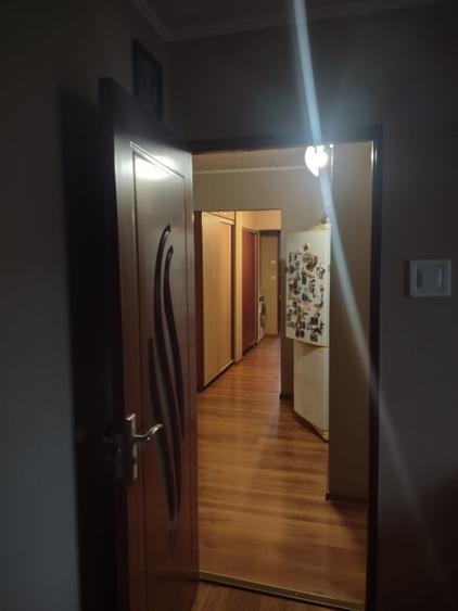 Apartament cu 3 camere decomandat în Tomești