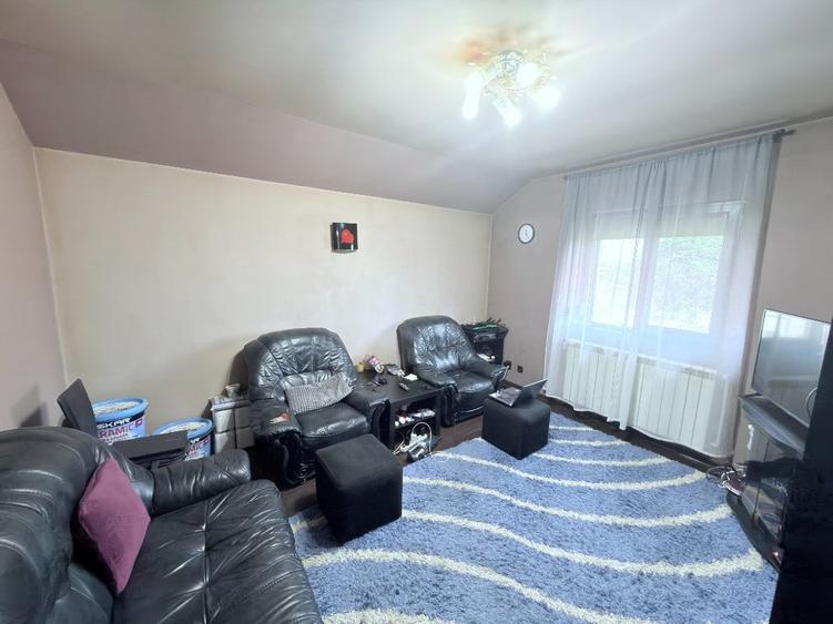 Casă cu 4 camere cu Teren 500 Mp în Central