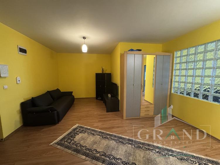 Apartament cu 2 camere semidecomandat, mobilat în Iris