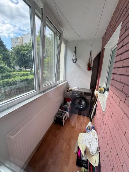 Apartament cu 3 camere semidecomandat, mobilat în Săsar