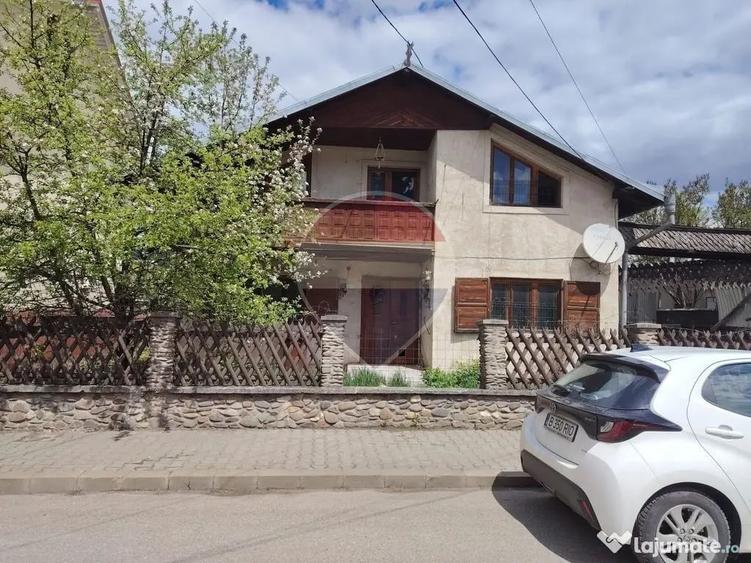 Casă cu 3 camere cu Teren 556 Mp în Central