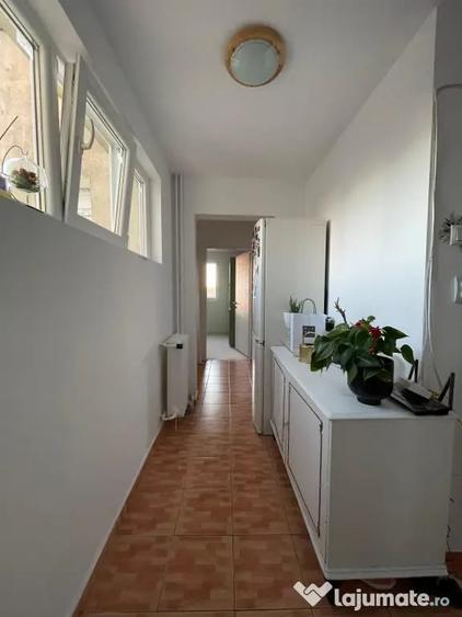 Apartament cu 2 camere decomandat în Berceni