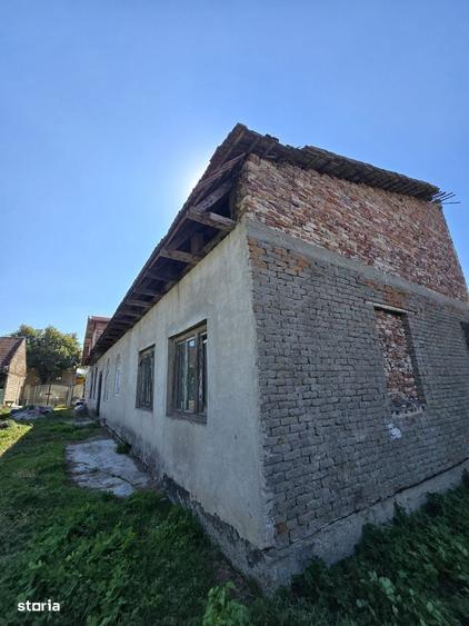 Casă cu 4 camere în Ciupercenii Noi