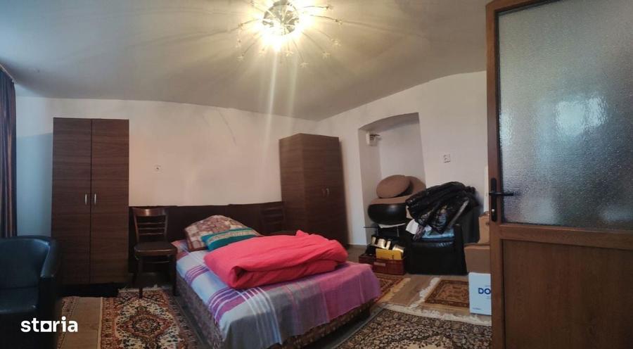 Apartament cu 2 camere în Badea Cârțan