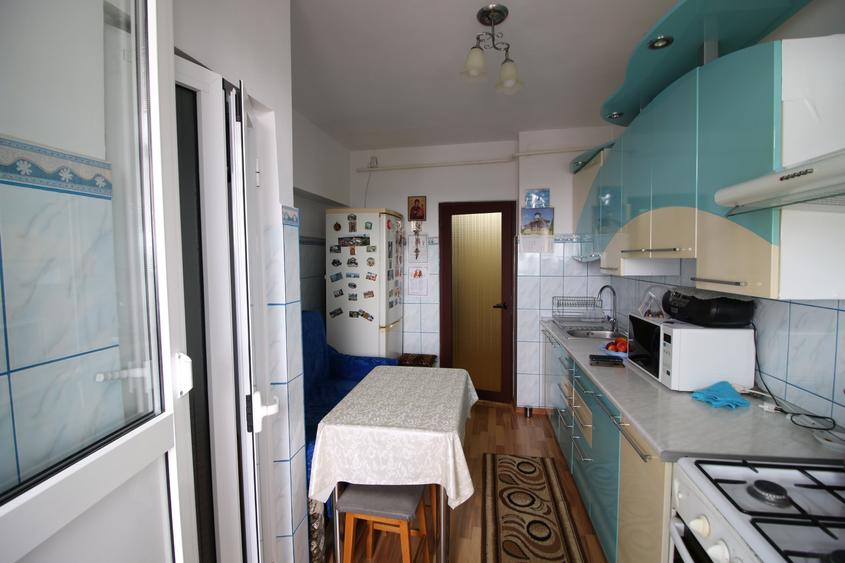Apartament cu 2 camere decomandat în Micro 18