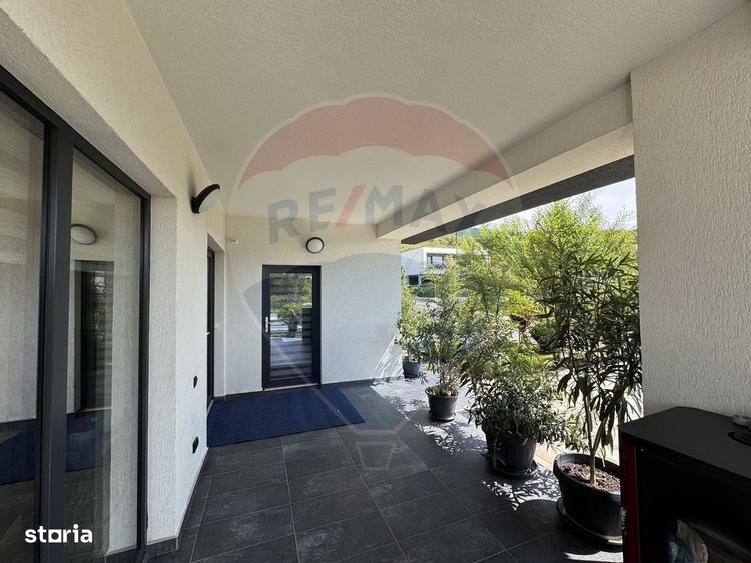 Casă cu 4 camere cu Teren 671 Mp în Rădaia