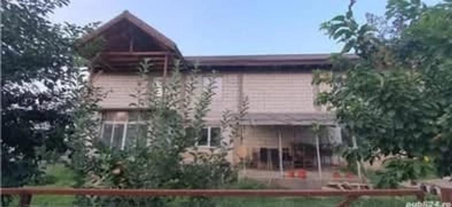 Casă cu Teren 740 Mp în Central
