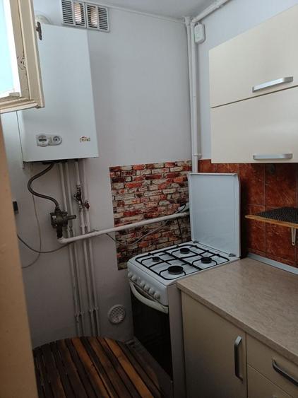 Garsonieră decomandată în Tudor