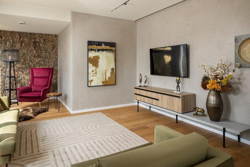 Apartament cu 3 camere decomandat, mobilat în Tractorul