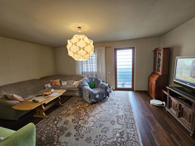 Două case individuale, P+M, construcții 2002/2007, în Giroc, comision 0% - 1