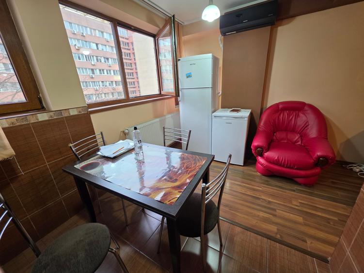 Garsoniera vanzare Bd. 1 Decembrie, Titan, apropiere pta Minis, metrou - 7