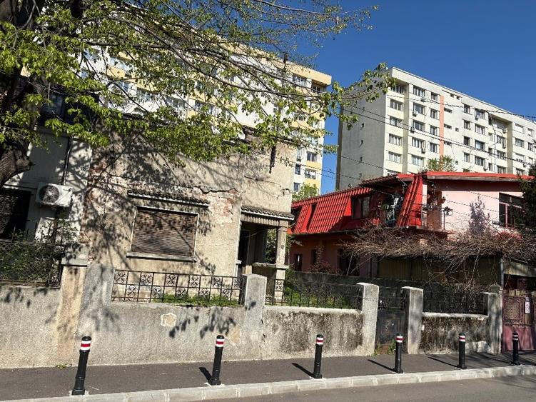 Casa 88mp, demolabila, teren 240mp - 2