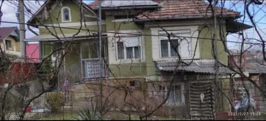 Casa spa?ioasa de renovat in Dej, teren generos ?i garaj - 1