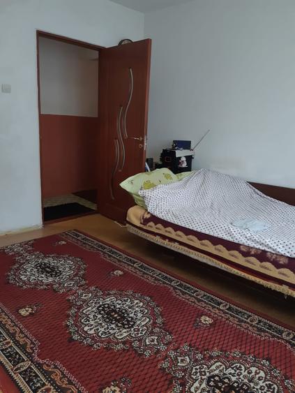 APARTAMENT DECOMANDAT 3 CAMERE - 5