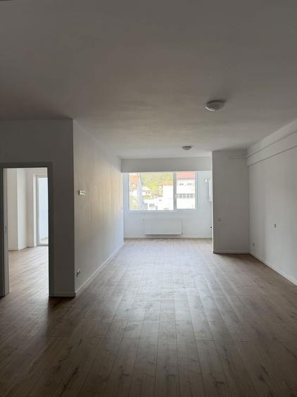 Apartament doua camere+loc de parcare Rm Valcea - 2