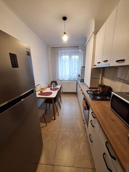 Apartament 2 camere decomandat etaj 1 zona O.M. - 3