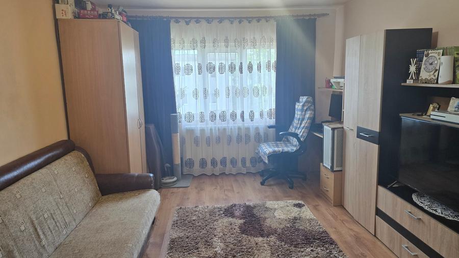 Vand apartament 2 camere decomandat, Deva, zona Liliacului, suprafata utila 49 m - 2