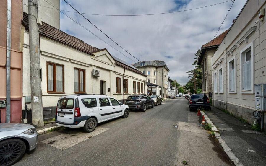 In Cartierul Evreiesc, casa 3 camere pivnita si mansarda - 13