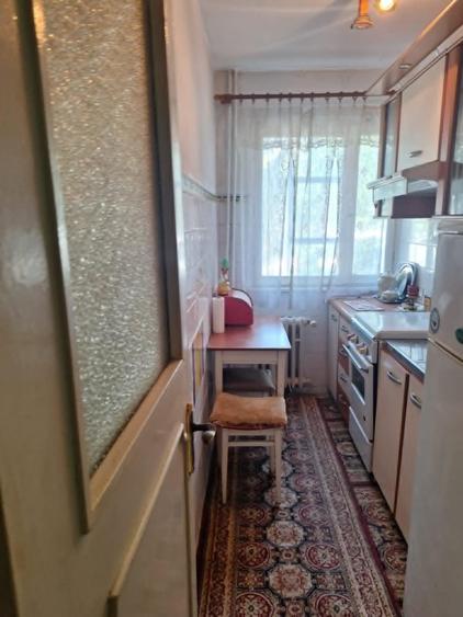 3 Camere Semidecomandat , Tomis Nord , Dobrila Eugeniu,0/4,  53mp - 6