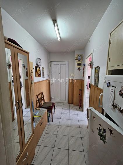 Vand apartament 3 camere