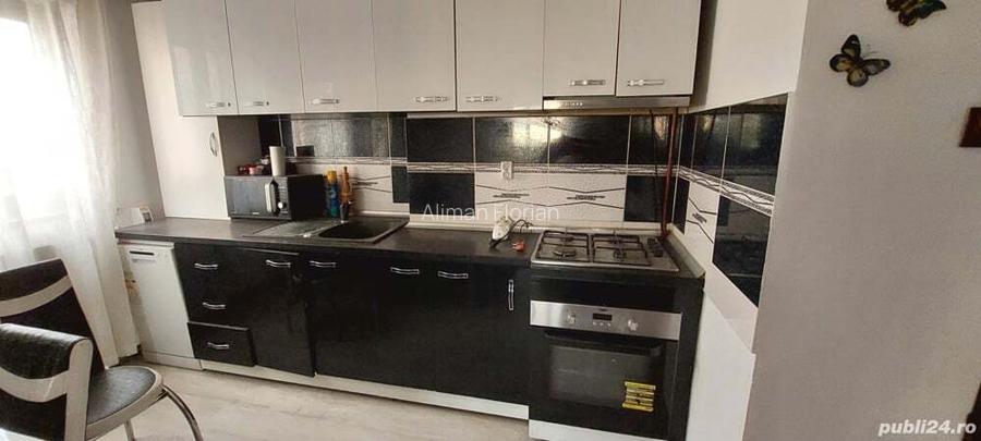 Vand apartament 3 camere