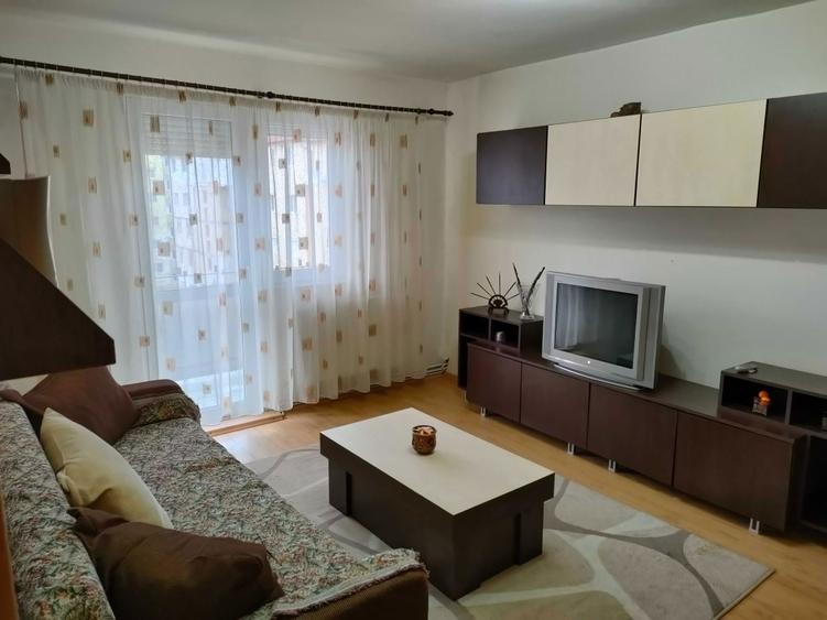 Inchiriez apartament 3 camere - 5