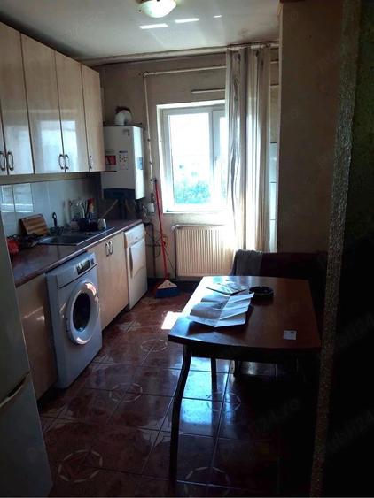 Vand apartamet 3 camere|Schimb si cu apartament in Bucuresti ,plus diferenta din partea mea - 1