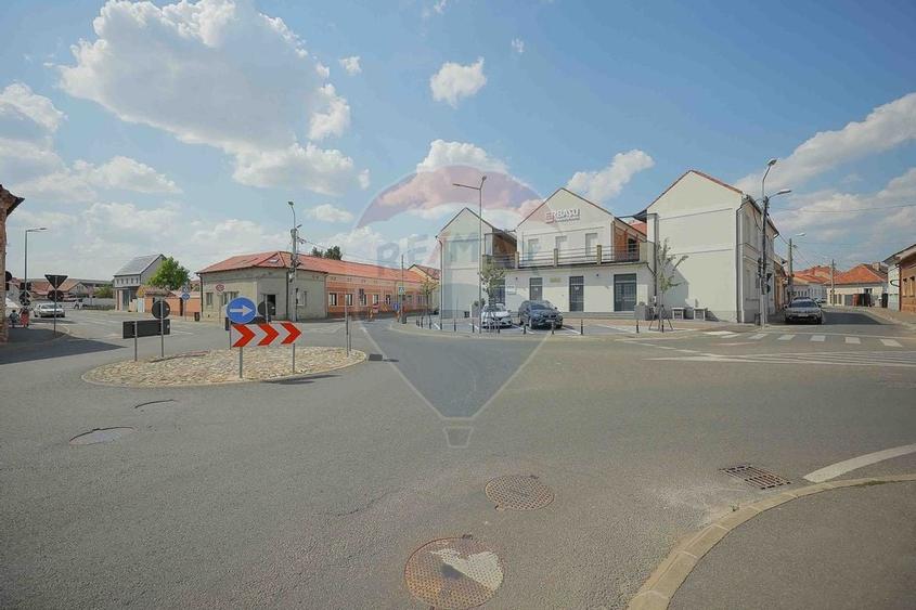 De vanzare Apartament cu 4 camere, langa Podul Centenarului - 45