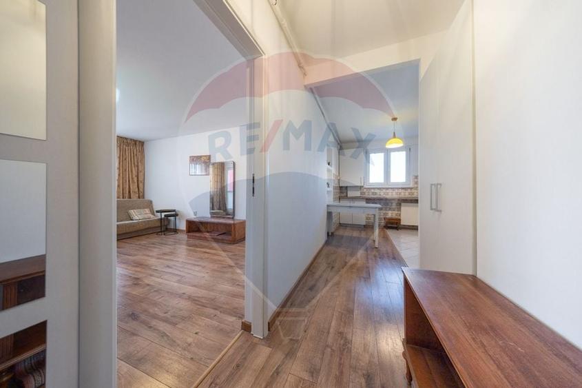 Apartament cu 3 camere de vânzare în zona Astra - 1