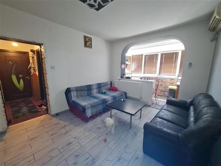 Apartament 3 camere, zona Piata Mare cu centrala - 1