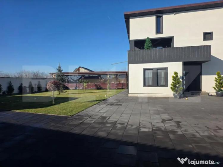 Casa de vanzare, 300 mp, zona Sud - 17