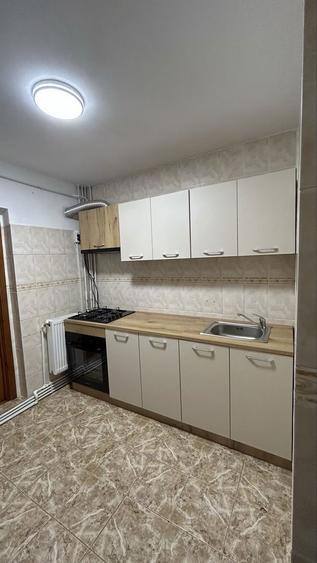 Inchiriez Apartament 2 camere decomandat icf - 2