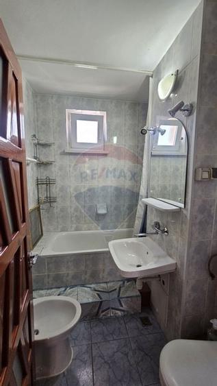 Apartament 3 camere de vânzare – Zona 1 Decembrie, Piatra Neamț - 33