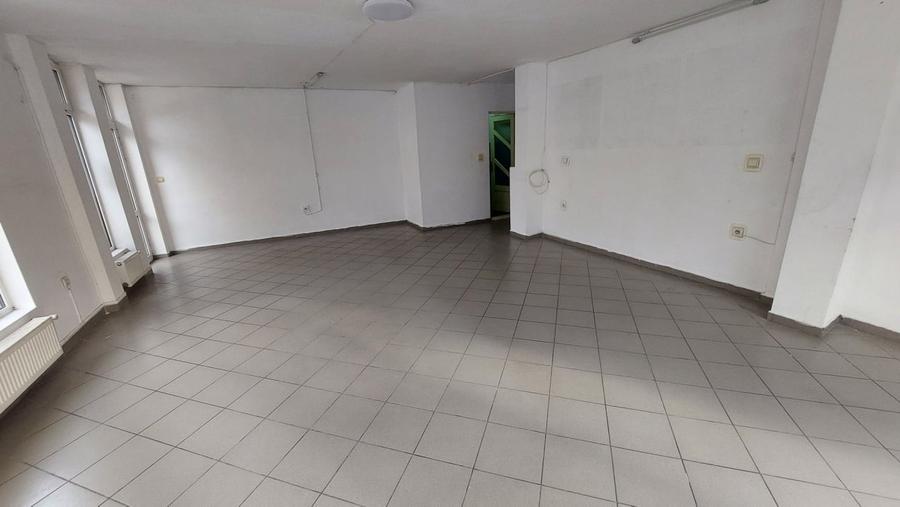 Spatiu comercial 62mp zona Cetate - 1